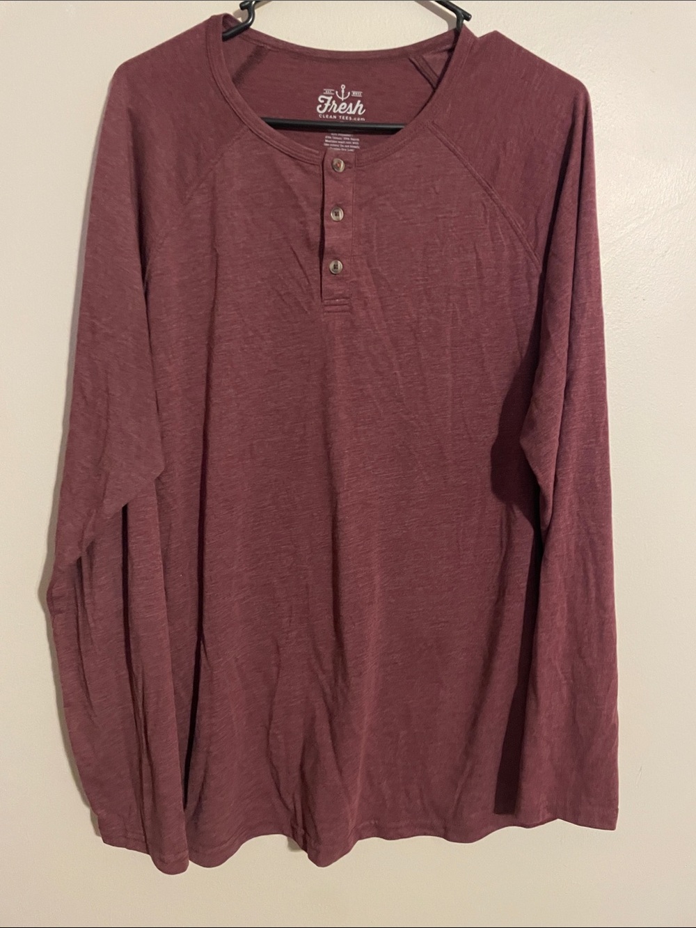 fresh Men's Long-Sleeve Henley in Wine